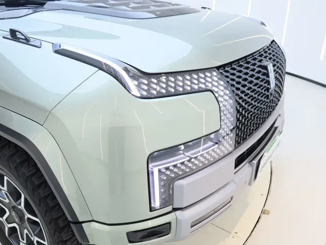 BYD U8 — Фото автомобиля 7