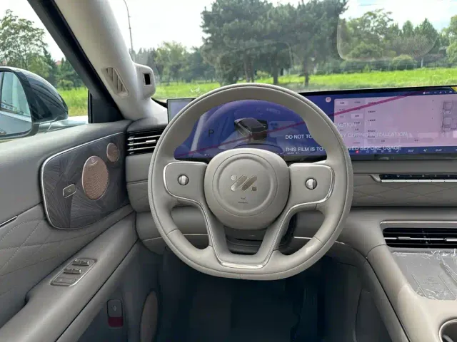 IM Motors LS9 — Фото автомобиля 20