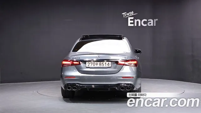 Mercedes-Benz E-Class — Фото автомобиля 2