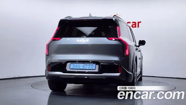 Kia EV9 — Фото автомобиля 4