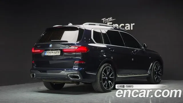 BMW X7 — Фото автомобиля 2