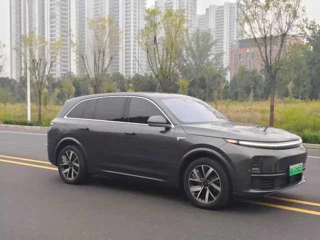 Li Auto L7 — Фото автомобиля 3