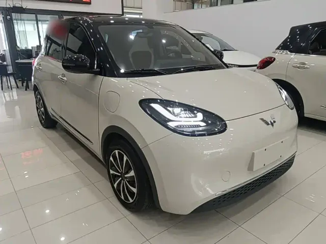 Wuling Bingo — Фото автомобиля 3
