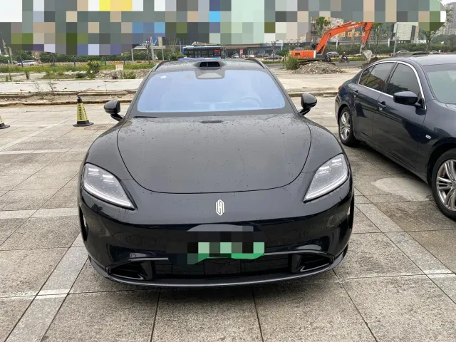 Shangjie Z7T — Фото автомобиля 2