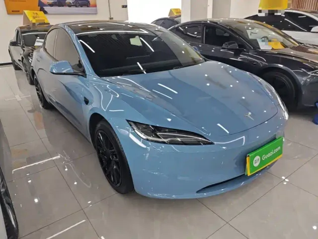 Tesla Model 3 — Фото автомобиля 3