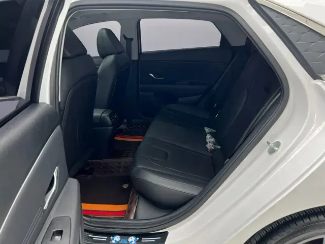 Hyundai Elantra — Фото автомобиля 9