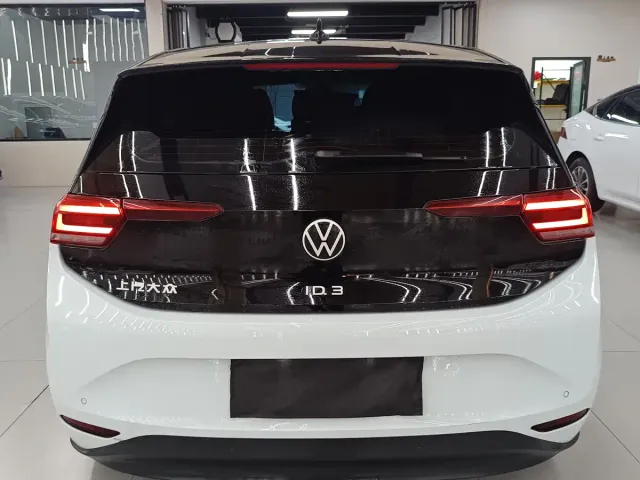Volkswagen ID.3 — Фото автомобиля 3