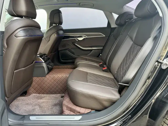 Audi A8 — Фото автомобиля 15