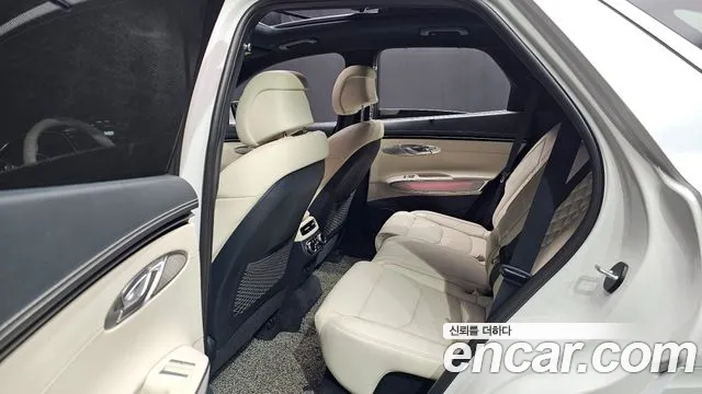 Genesis GV70 Electrified GV70 — Фото автомобиля 11