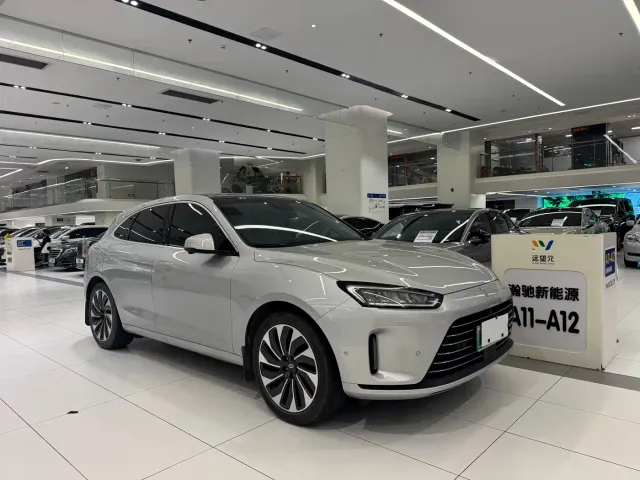 Фотография автомобиля — Aito M5