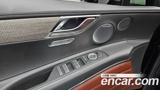 Genesis GV80 — Фото автомобиля 30