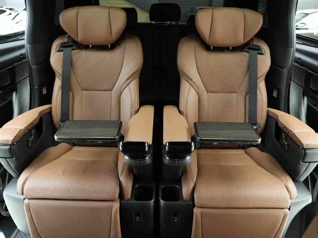 Toyota Alphard — Фото автомобиля 14