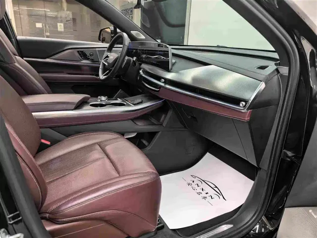 Cadillac XT5 — Фото автомобиля 12