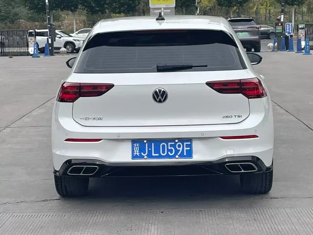 Volkswagen Golf — Фото автомобиля 5