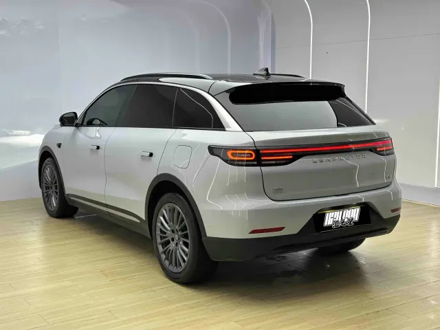 Leapmotor C11 — Фото автомобиля 6