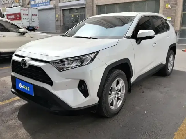 Фотография автомобиля — Toyota RAV4