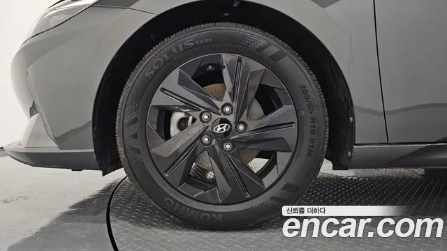 Hyundai AVANTE Avante (CN7) — Фото автомобиля 4