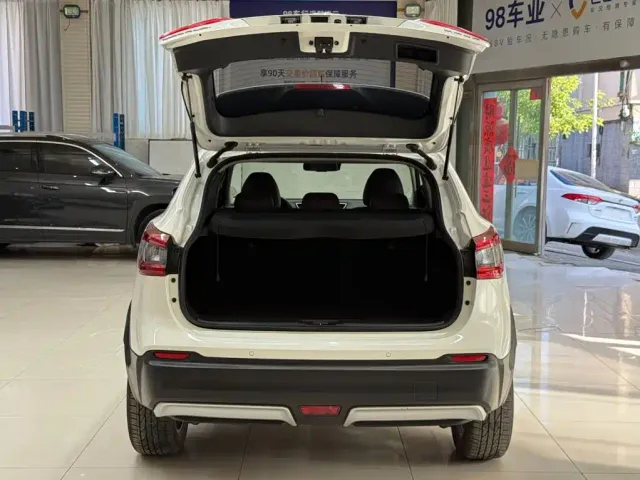 Nissan Qashqai — Фото автомобиля 24