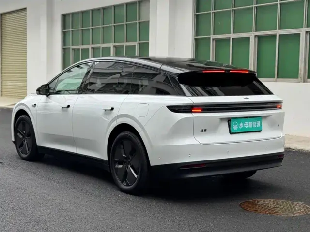 Li Auto i6 — Фото автомобиля 6