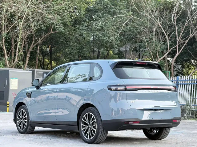 Leapmotor B10 — Фото автомобиля 16