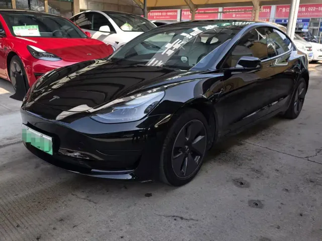 Фотография автомобиля — Tesla Model 3