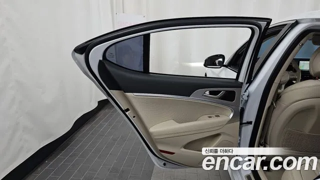 Genesis G70 G70 (New) — Фото автомобиля 25