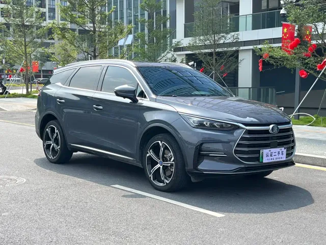 BYD Tang — Фото автомобиля 3