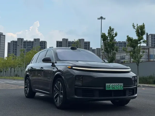 Li Auto L7 — Фото автомобиля 3