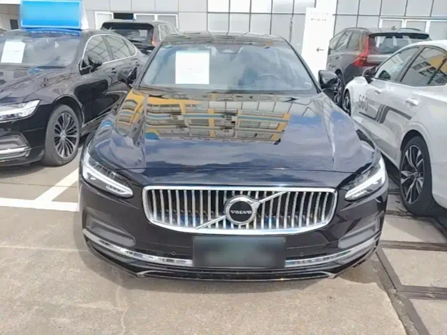 Volvo S90 — Фото автомобиля 2