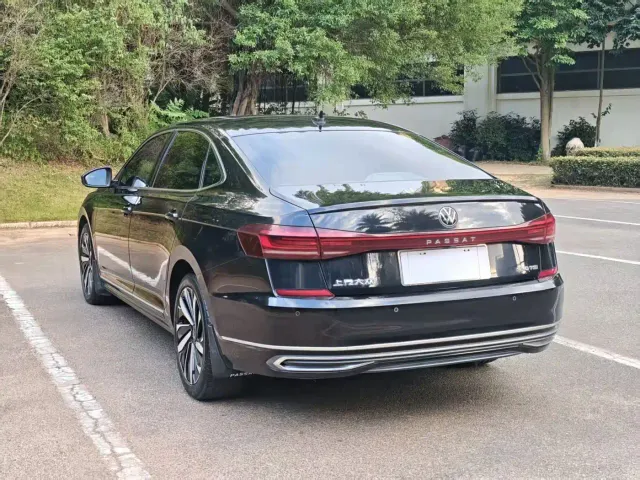 Volkswagen Passat — Фото автомобиля 9