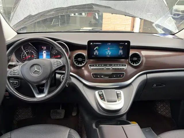 Mercedes-Benz V-Class — Фото автомобиля 2