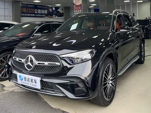 Фотография автомобиля — Mercedes-Benz GLC-Class