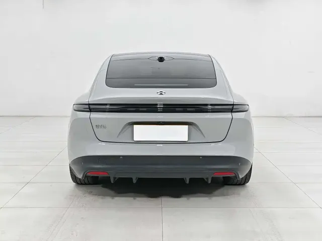 Nio ET5 — Фото автомобиля 6