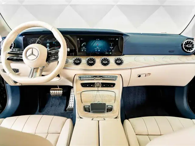 Mercedes-Benz E-Class — Фото автомобиля 14