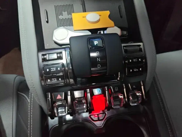 BYD FangChengBao Leopard 5 — Фото автомобиля 13