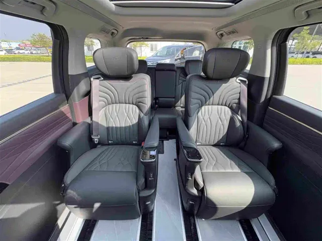 GAC Trumpchi M8 — Фото автомобиля 14