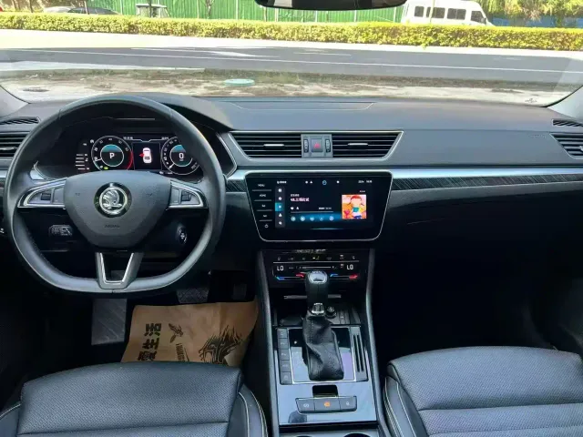 Skoda Superb — Фото автомобиля 6
