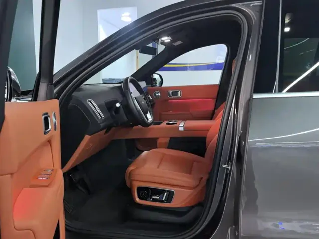 Li Auto L8 — Фото автомобиля 9