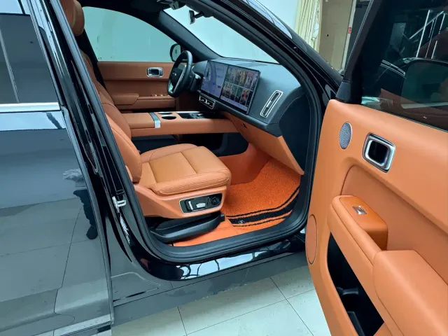 Li Auto L7 — Фото автомобиля 9