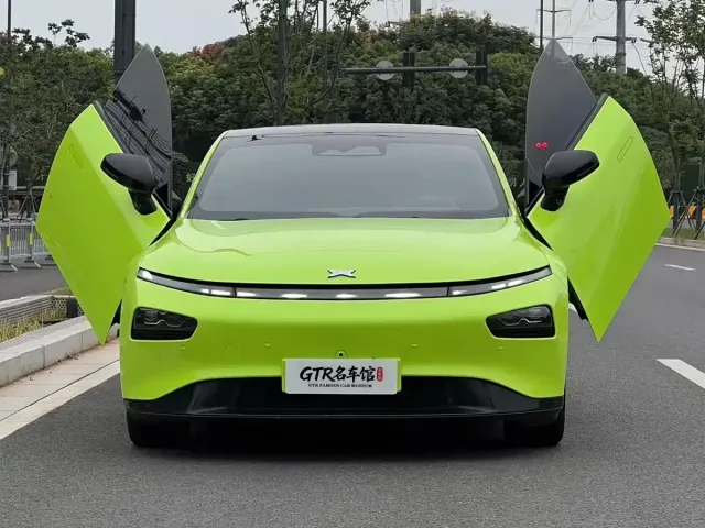 Xpeng P7 — Фото автомобиля 3
