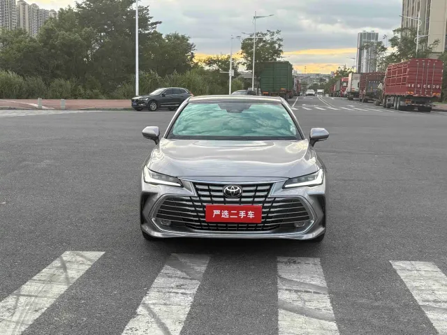 Toyota Avalon — Фото автомобиля 2