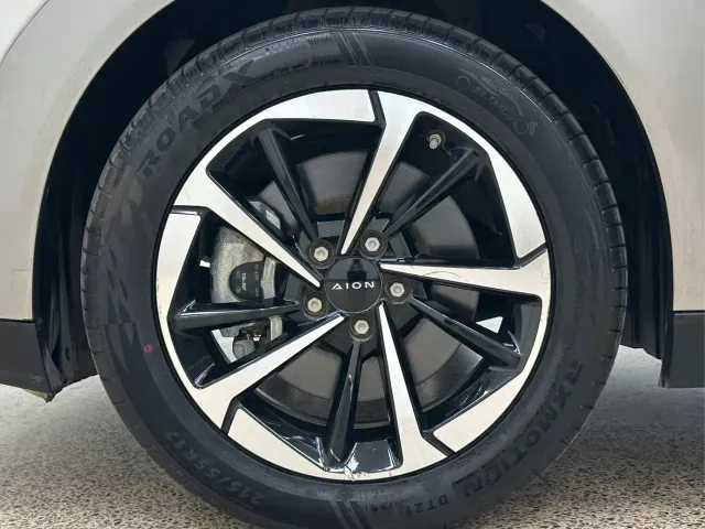 GAC Aion Y — Фото автомобиля 10