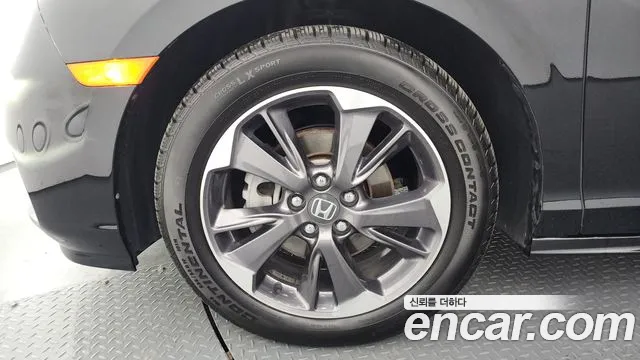 Honda Odyssey — Фото автомобиля 5