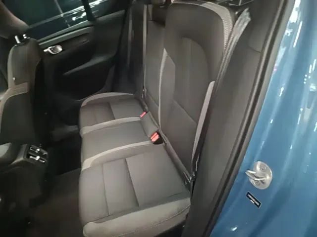 Volvo XC40 — Фото автомобиля 16