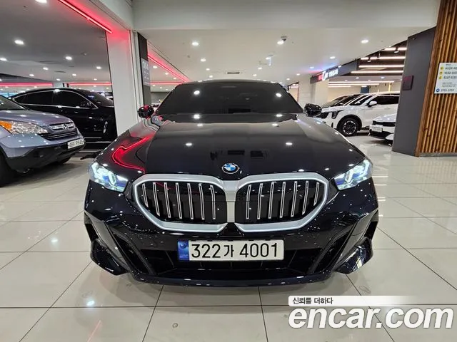BMW 5 Series G60 — Фото автомобиля 3