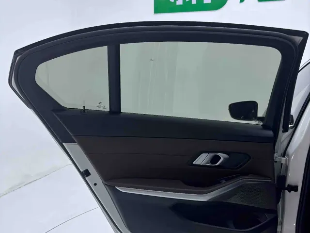 BMW 3 Series — Фото автомобиля 13