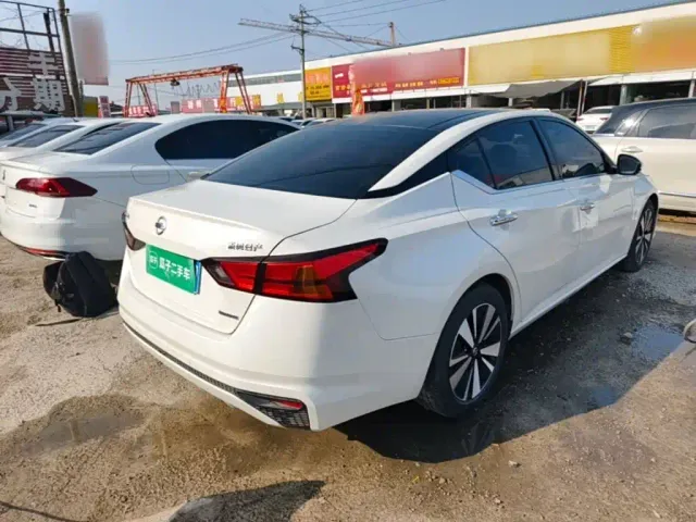 Nissan Teana — Фото автомобиля 6