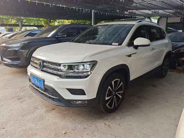 Фотография автомобиля — Volkswagen Tharu
