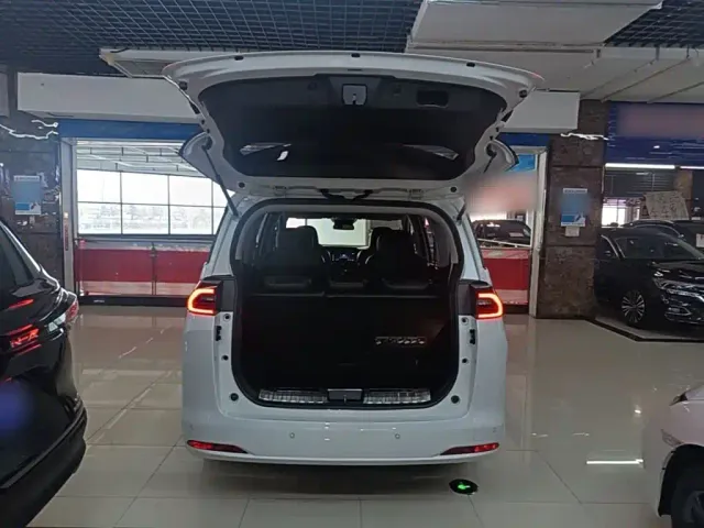 GAC Trumpchi M6 — Фото автомобиля 18