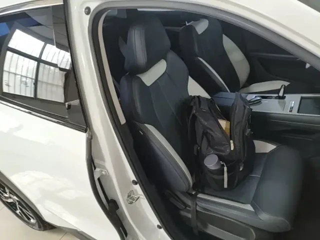 Geely Boyue L — Фото автомобиля 24